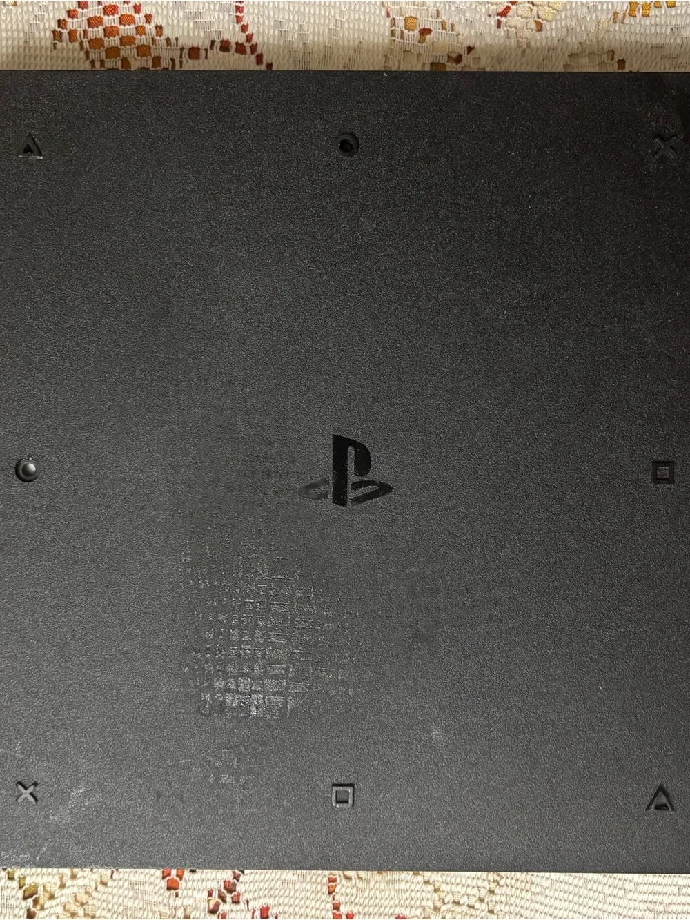 Playstation 4 Slim + 2 Controllers + Games